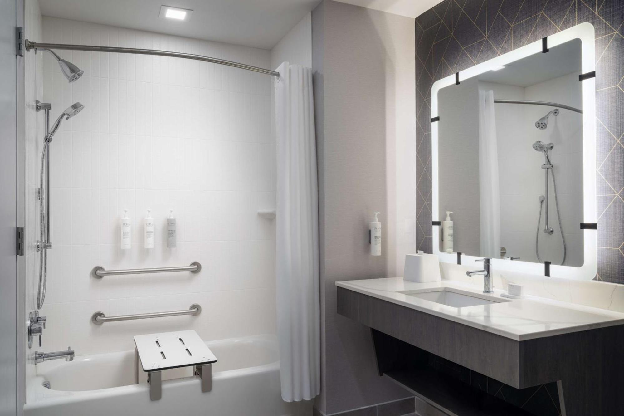 Homewood Suites By Hilton Raleigh Downtown ภายนอก รูปภาพ